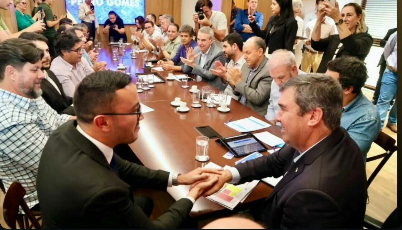 Imagem de compartilhamento para o artigo Governador Riedel atende Prefeito Murilo e libera R$ 22 milhões em infraestrutura para Pedro Gomes via MS Ativo da MS Todo dia